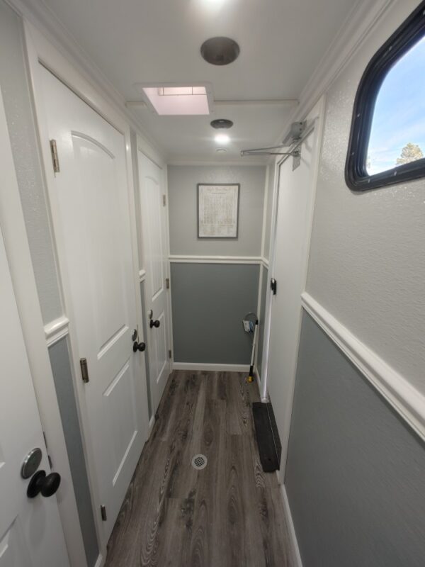Slightly Used 2023-ECT 6 Station Shared Entry Luxury Restroom Trailer 16' x 7.6'