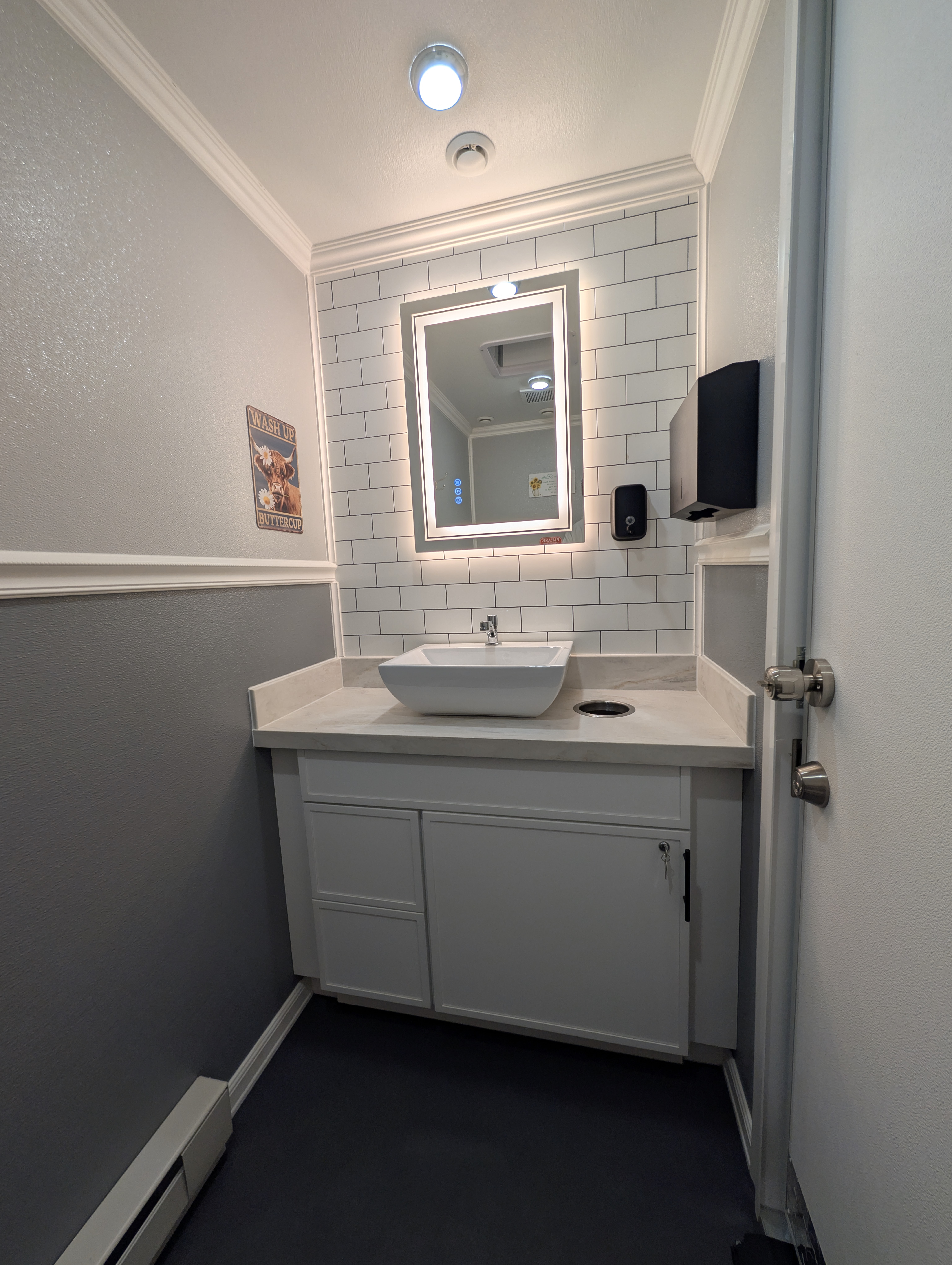 4-Stall Large Compact Luxury Restroom Trailer