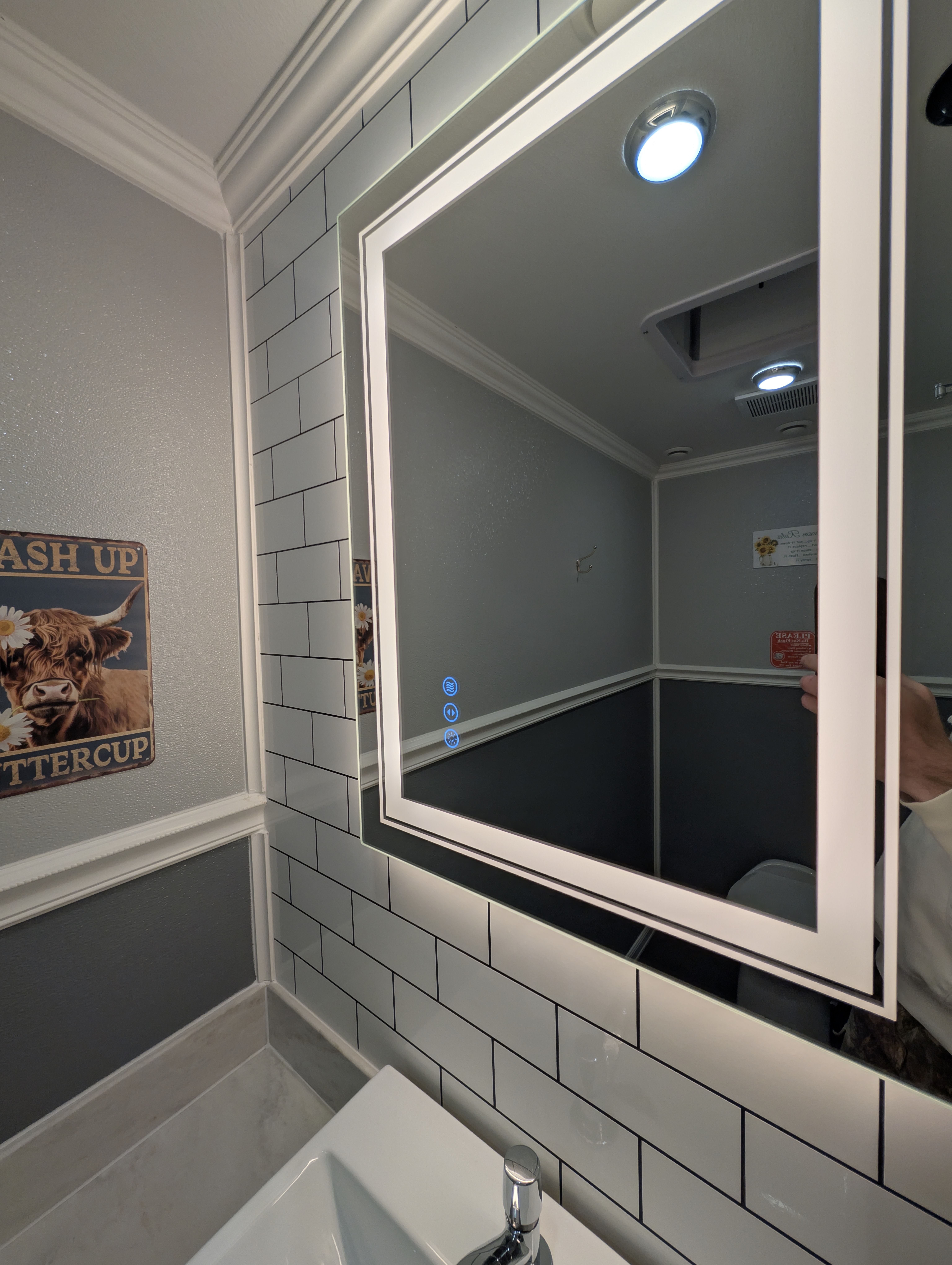 4-Stall Large Compact Luxury Restroom Trailer