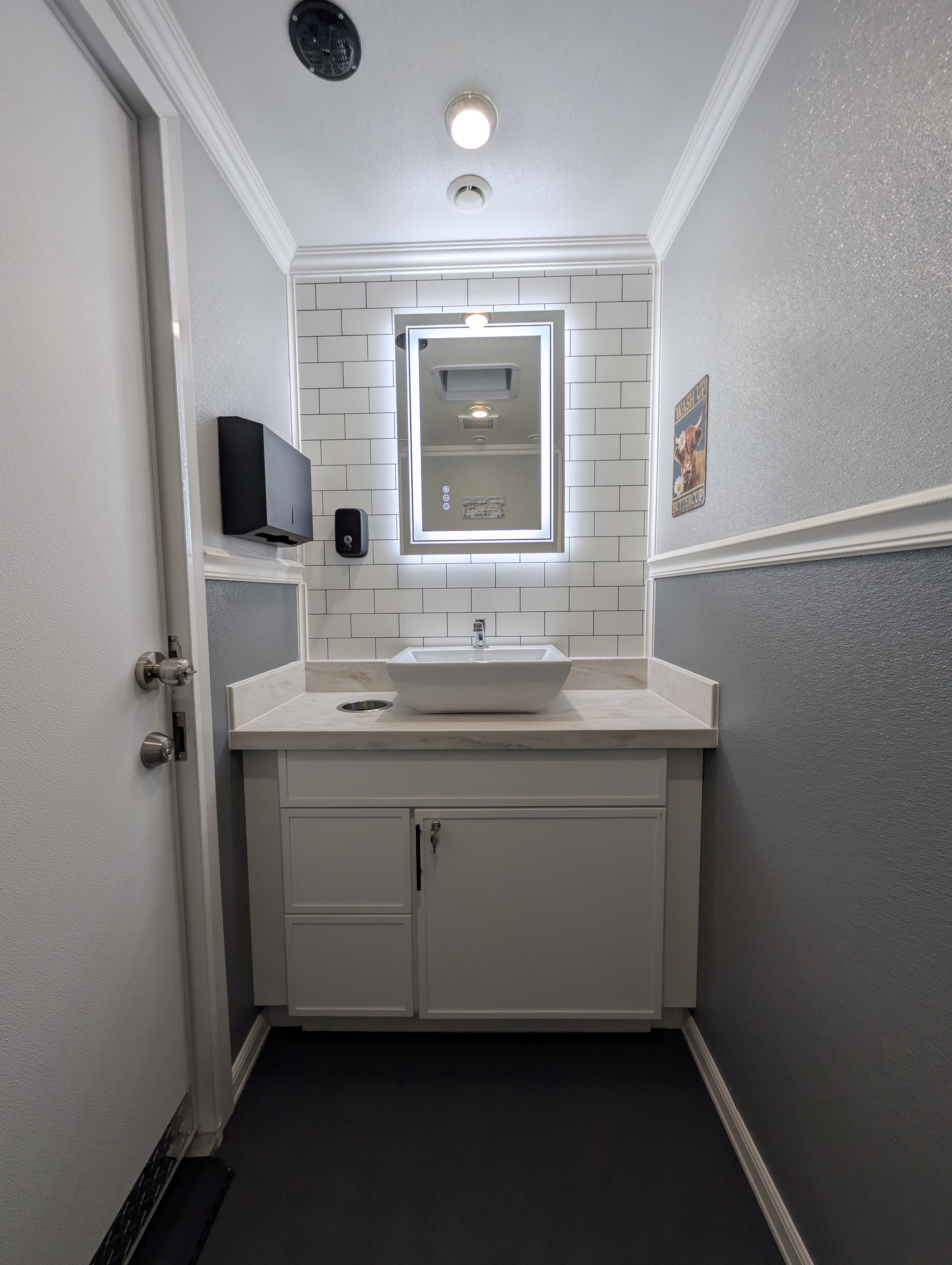 4-Stall Large Compact Luxury Restroom Trailer